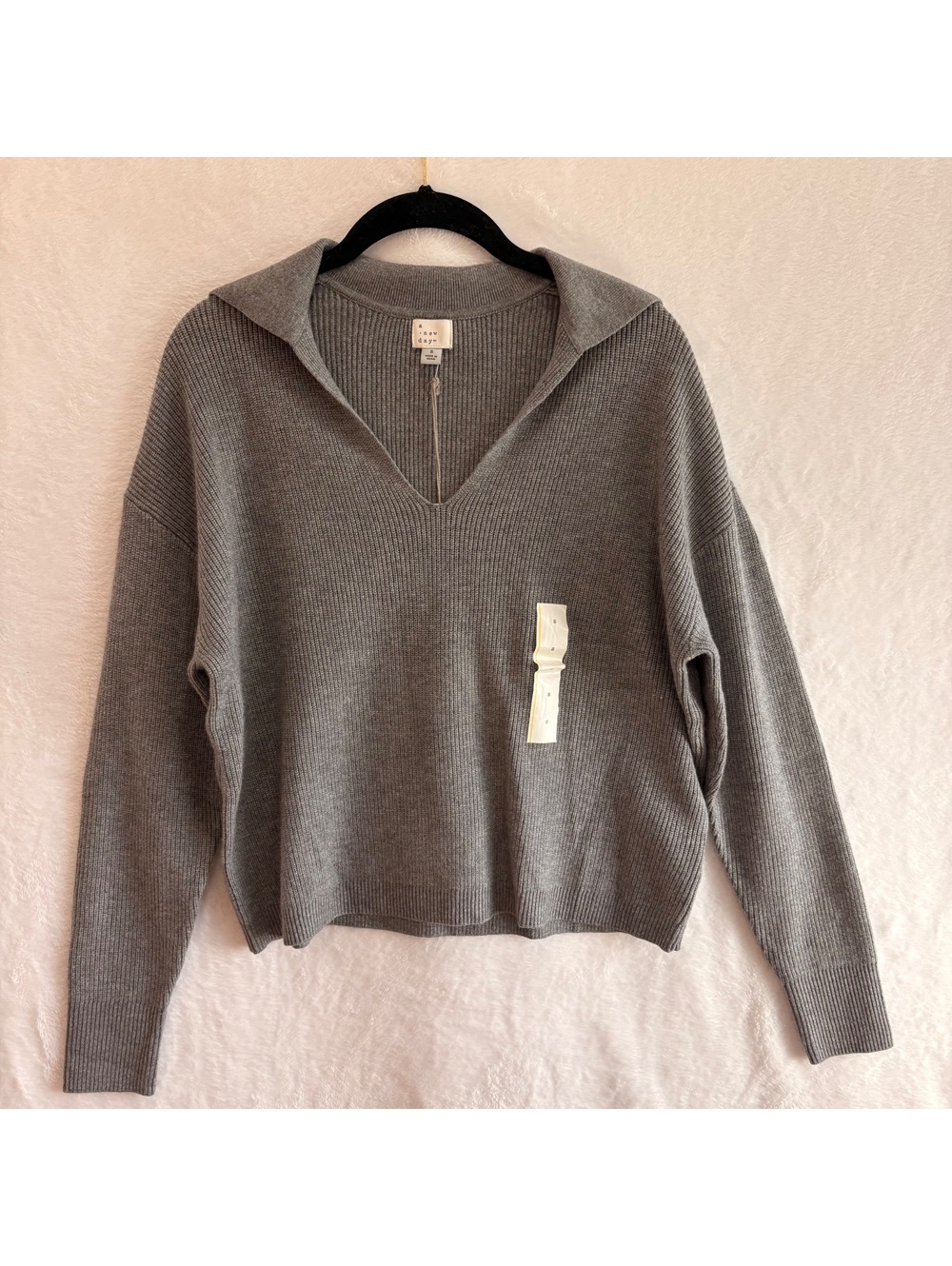 A New Day Target Gray Ribbed Knit Sweater Size S V-Neck Collared Pullover NWT